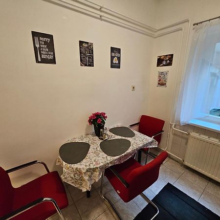 Pet Friendly 2Bdr Apartment บูดาเปสต์ ภายนอก รูปภาพ