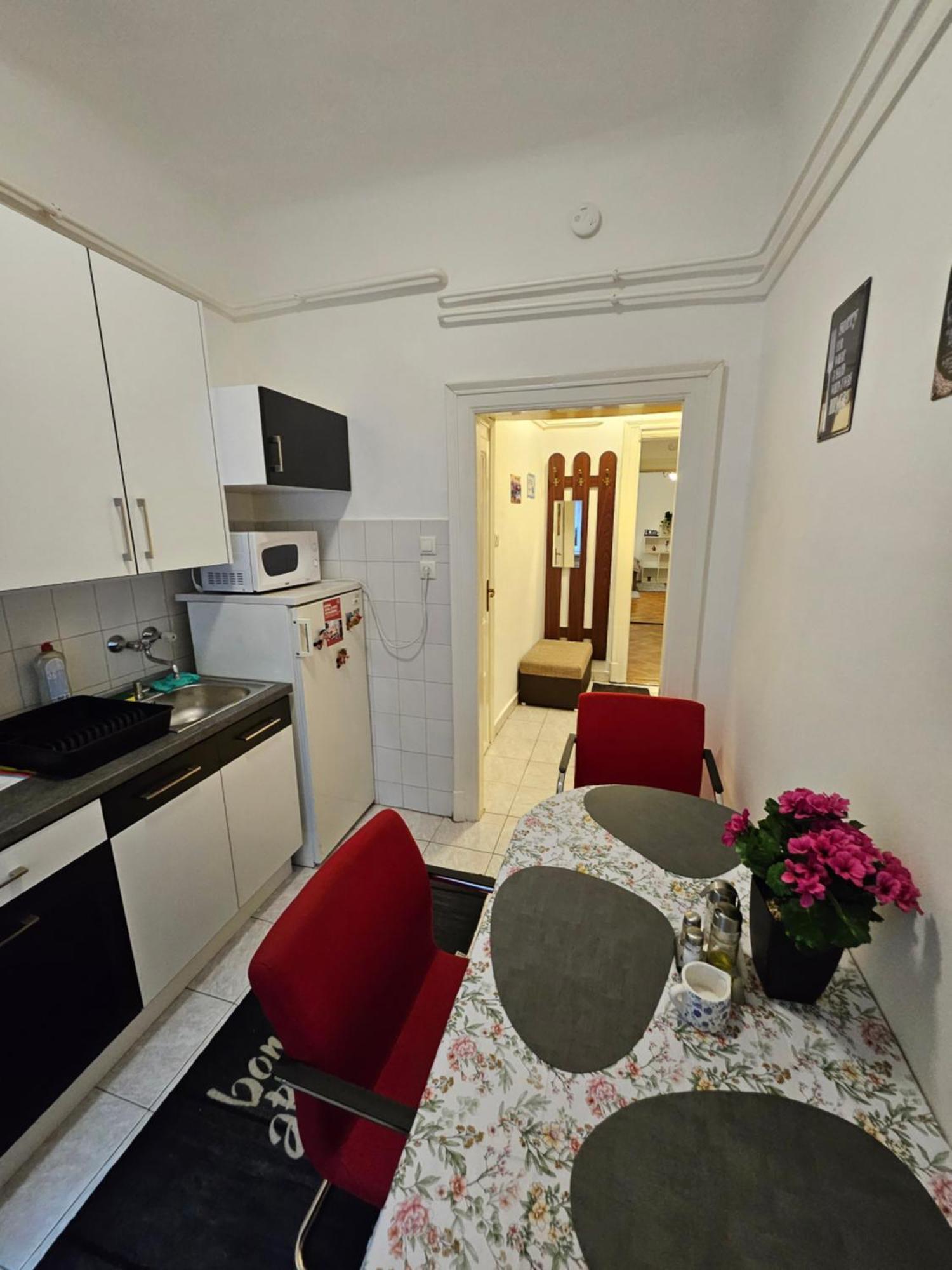 Pet Friendly 2Bdr Apartment บูดาเปสต์ ภายนอก รูปภาพ