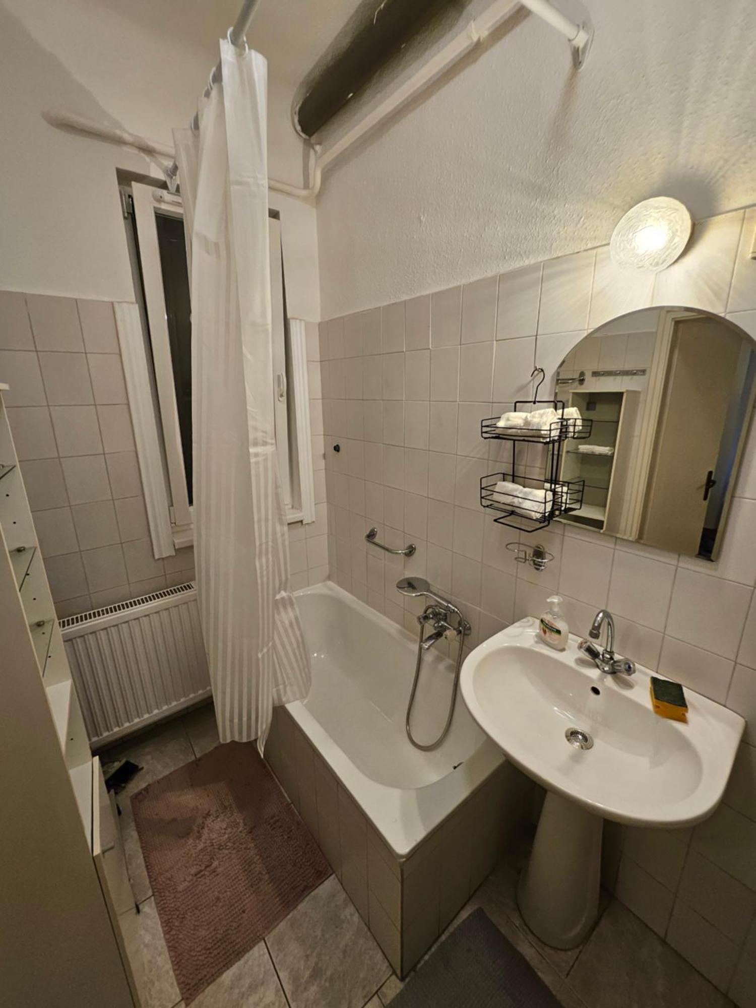 Pet Friendly 2Bdr Apartment บูดาเปสต์ ภายนอก รูปภาพ
