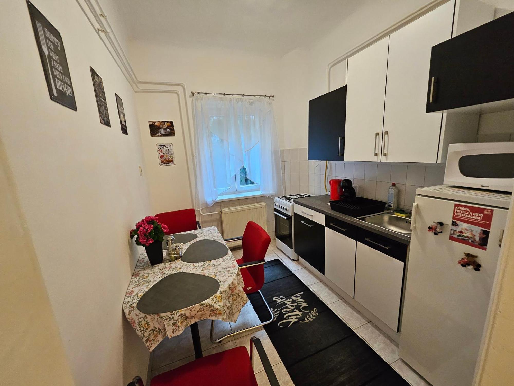 Pet Friendly 2Bdr Apartment บูดาเปสต์ ภายนอก รูปภาพ
