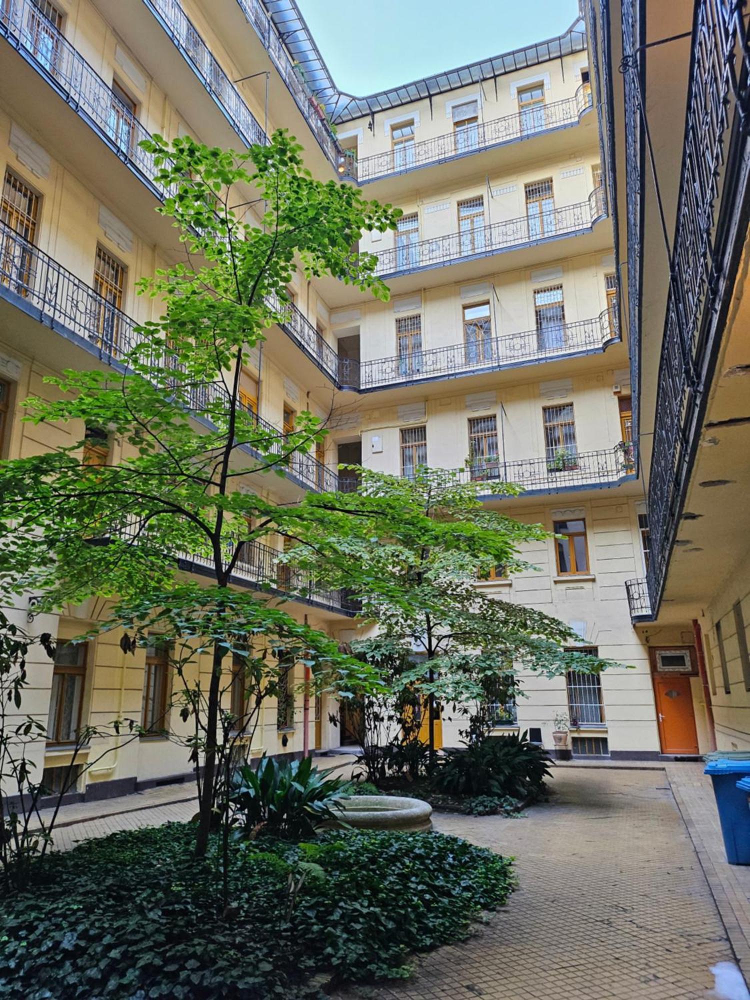 Pet Friendly 2Bdr Apartment บูดาเปสต์ ภายนอก รูปภาพ